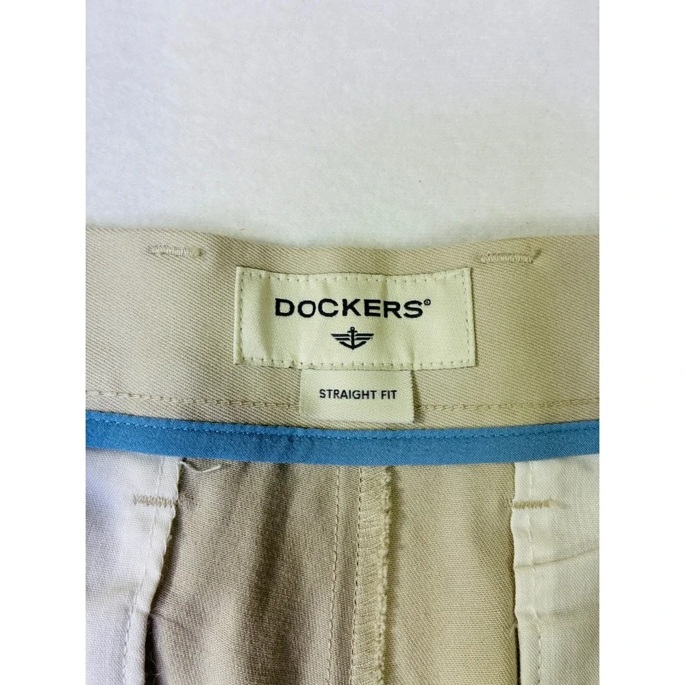 Dockers Mens Khaki Chino Pants Tan Straight Leg Stretch 32x32 Cotton Blend